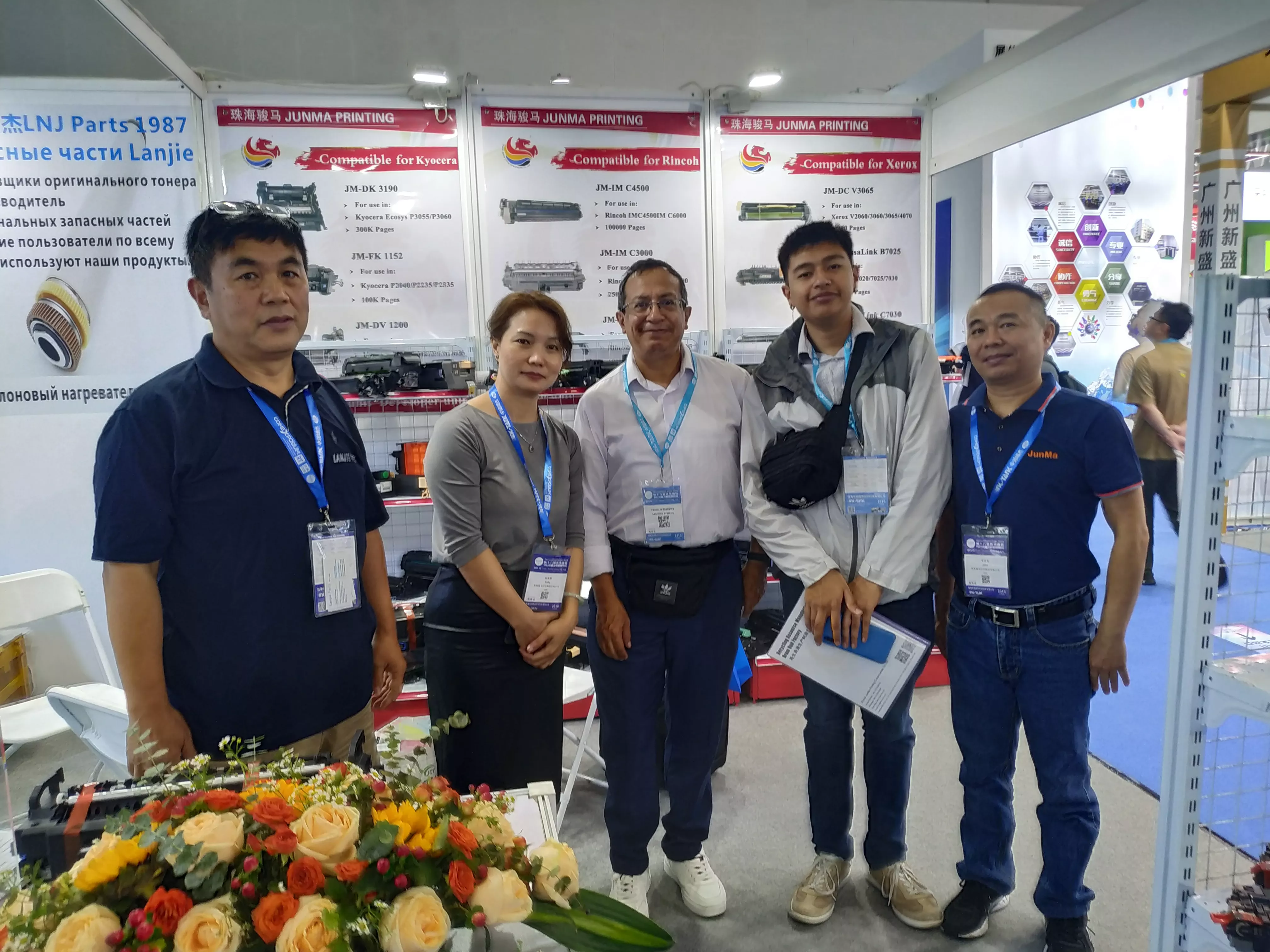 Exhibition Group Photo with Overseas Partners
